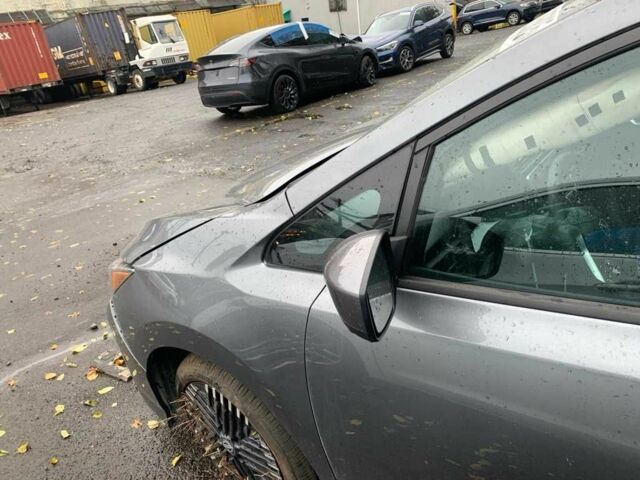 Серый Ниссан Лиф, объемом двигателя 0 л и пробегом 32 тыс. км за 17000 $, фото 10 на Automoto.ua