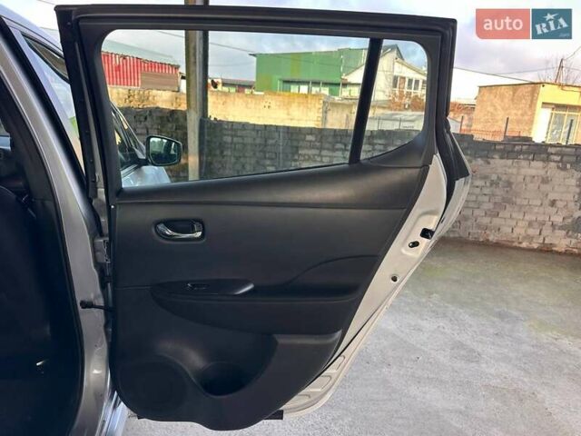 Сірий Ніссан Ліф, об'ємом двигуна 0 л та пробігом 36 тис. км за 16799 $, фото 43 на Automoto.ua
