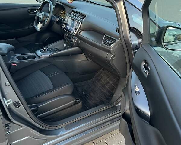 Сірий Ніссан Ліф, об'ємом двигуна 0 л та пробігом 24 тис. км за 17500 $, фото 19 на Automoto.ua