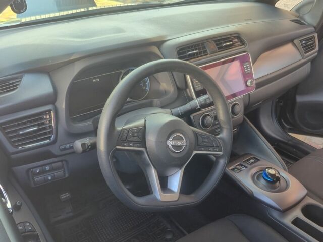 Серый Ниссан Лиф, объемом двигателя 0 л и пробегом 12 тыс. км за 1840 $, фото 7 на Automoto.ua