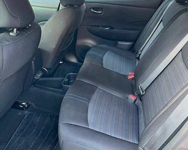 Сірий Ніссан Ліф, об'ємом двигуна 0 л та пробігом 4 тис. км за 15500 $, фото 8 на Automoto.ua