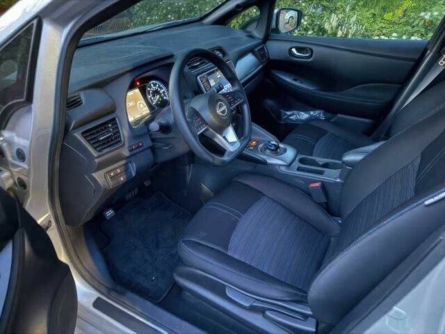 Серый Ниссан Лиф, объемом двигателя 0 л и пробегом 20 тыс. км за 9100 $, фото 7 на Automoto.ua