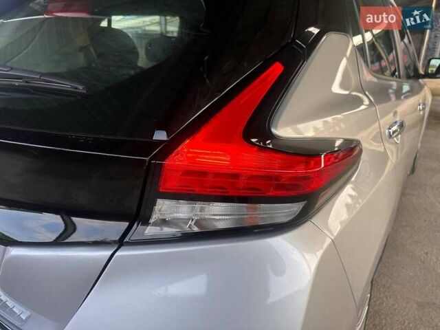 Сірий Ніссан Ліф, об'ємом двигуна 0 л та пробігом 36 тис. км за 16799 $, фото 22 на Automoto.ua