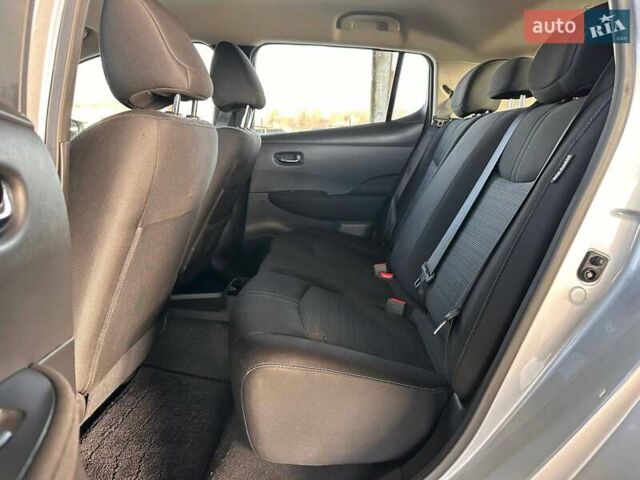 Сірий Ніссан Ліф, об'ємом двигуна 0 л та пробігом 36 тис. км за 16799 $, фото 39 на Automoto.ua