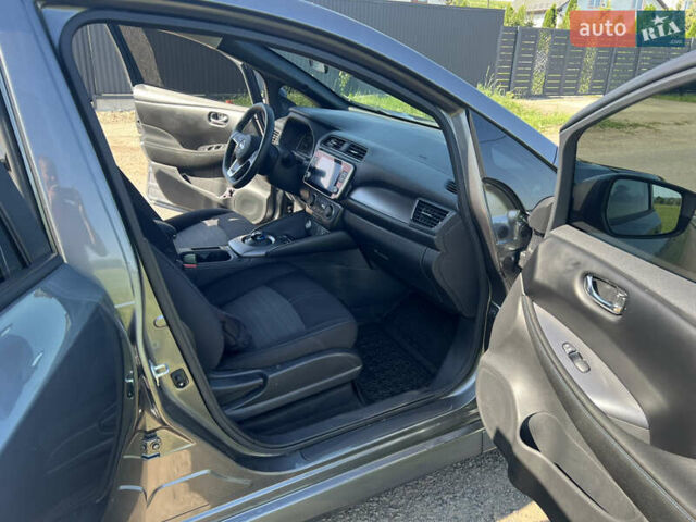 Серый Ниссан Лиф, объемом двигателя 0 л и пробегом 10 тыс. км за 15800 $, фото 11 на Automoto.ua