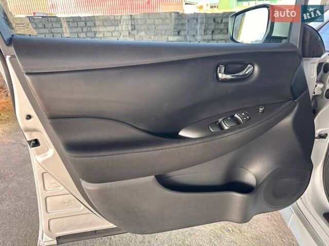 Сірий Ніссан Ліф, об'ємом двигуна 0 л та пробігом 36 тис. км за 16799 $, фото 30 на Automoto.ua