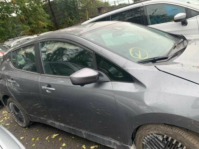 Серый Ниссан Лиф, объемом двигателя 0 л и пробегом 32 тыс. км за 17000 $, фото 7 на Automoto.ua