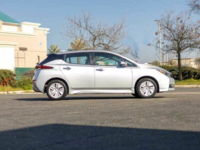 Серый Ниссан Лиф, объемом двигателя 0 л и пробегом 28 тыс. км за 11500 $, фото 6 на Automoto.ua