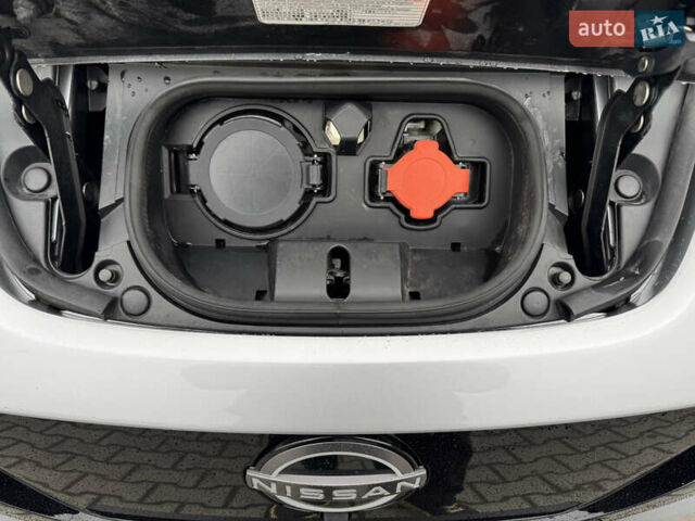 Серый Ниссан Лиф, объемом двигателя 0 л и пробегом 14 тыс. км за 21500 $, фото 25 на Automoto.ua