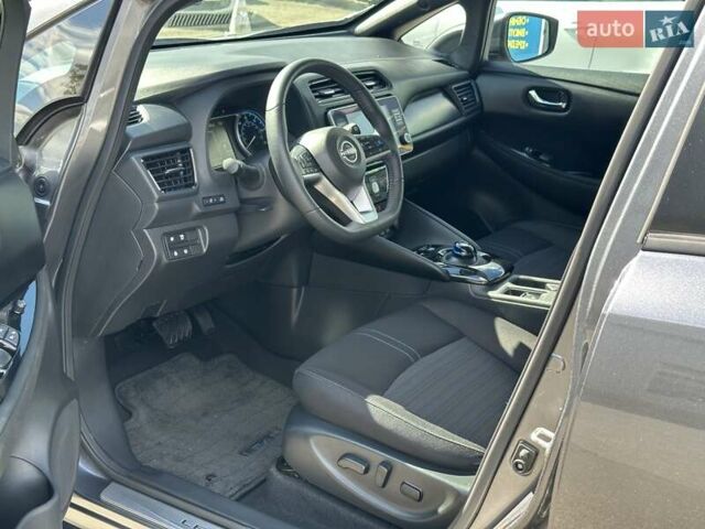 Серый Ниссан Лиф, объемом двигателя 0 л и пробегом 4 тыс. км за 20990 $, фото 17 на Automoto.ua