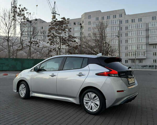 Серый Ниссан Лиф, объемом двигателя 0 л и пробегом 6 тыс. км за 17200 $, фото 6 на Automoto.ua