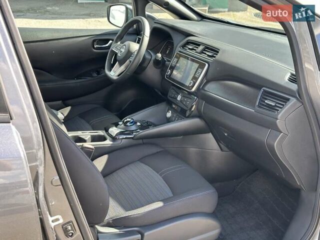 Серый Ниссан Лиф, объемом двигателя 0 л и пробегом 4 тыс. км за 20990 $, фото 30 на Automoto.ua