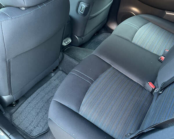 Серый Ниссан Лиф, объемом двигателя 0 л и пробегом 289 тыс. км за 21650 $, фото 10 на Automoto.ua