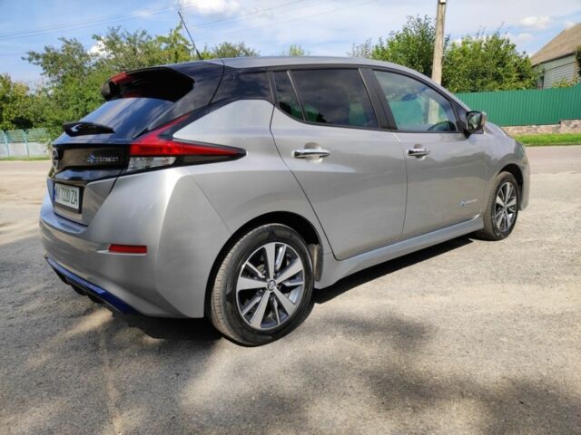 Серый Ниссан Лиф, объемом двигателя 0 л и пробегом 96 тыс. км за 14900 $, фото 4 на Automoto.ua