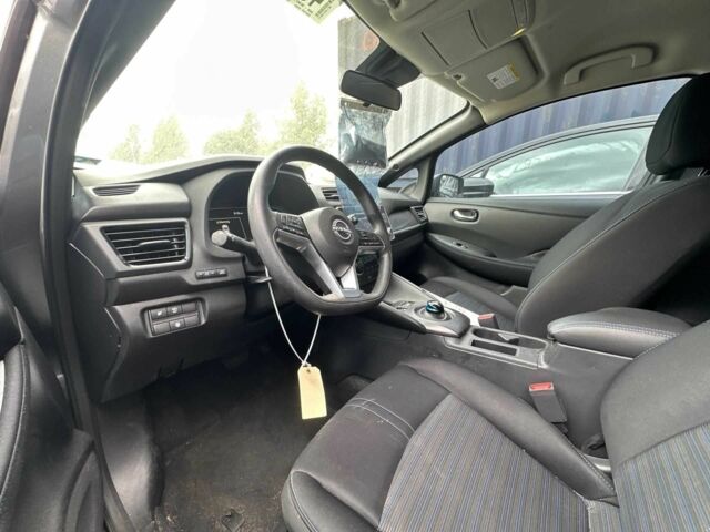 Серый Ниссан Лиф, объемом двигателя 0 л и пробегом 79 тыс. км за 14250 $, фото 6 на Automoto.ua