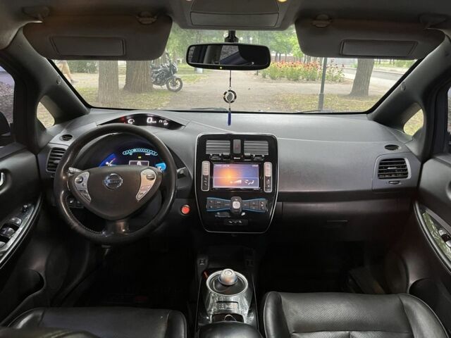 Сірий Ніссан Ліф, об'ємом двигуна 0 л та пробігом 79 тис. км за 6999 $, фото 4 на Automoto.ua