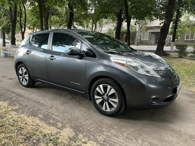 Сірий Ніссан Ліф, об'ємом двигуна 0 л та пробігом 79 тис. км за 6999 $, фото 3 на Automoto.ua