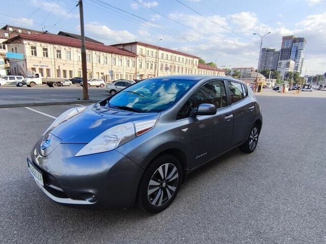 Серый Ниссан Лиф, объемом двигателя 0 л и пробегом 150 тыс. км за 6900 $, фото 8 на Automoto.ua