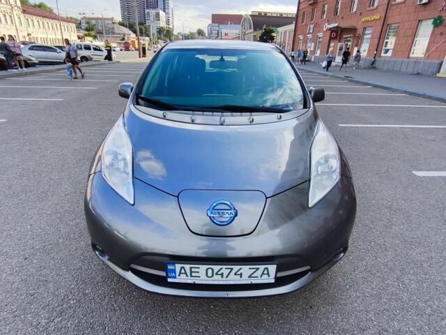 Серый Ниссан Лиф, объемом двигателя 0 л и пробегом 150 тыс. км за 6900 $, фото 9 на Automoto.ua