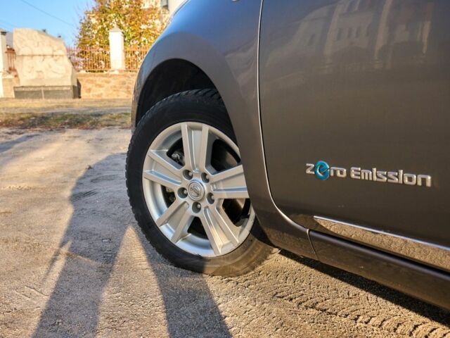 Сірий Ніссан Ліф, об'ємом двигуна 0 л та пробігом 192 тис. км за 7000 $, фото 10 на Automoto.ua