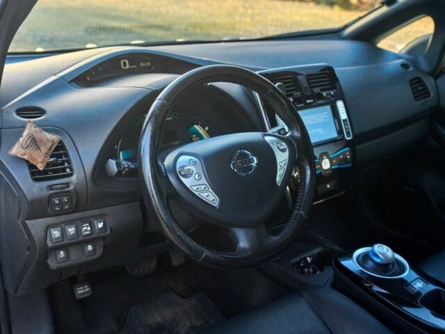 Сірий Ніссан Ліф, об'ємом двигуна 0 л та пробігом 192 тис. км за 7000 $, фото 12 на Automoto.ua