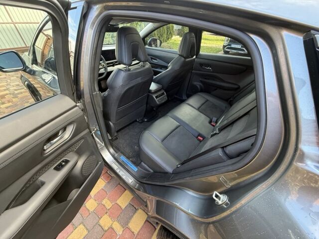 Серый Ниссан Лиф, объемом двигателя 0 л и пробегом 12 тыс. км за 27300 $, фото 13 на Automoto.ua