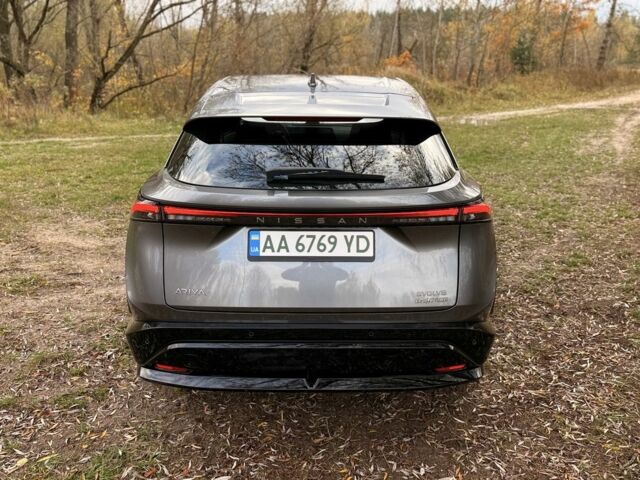 Серый Ниссан Лиф, объемом двигателя 0 л и пробегом 12 тыс. км за 27300 $, фото 4 на Automoto.ua