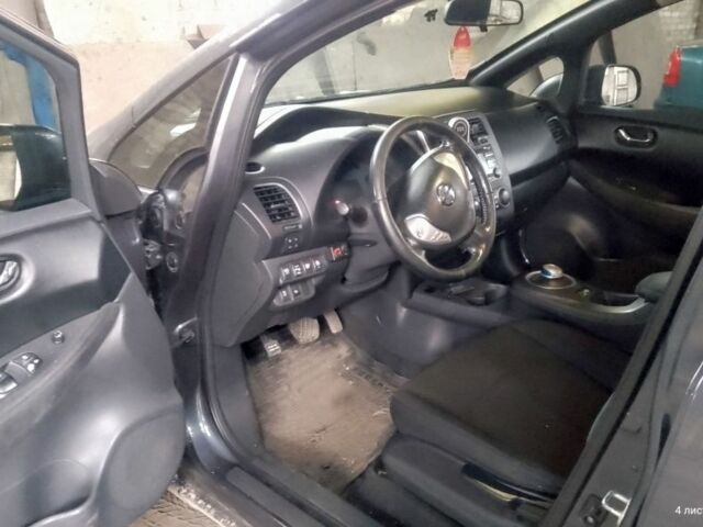 Серый Ниссан Лиф, объемом двигателя 0 л и пробегом 211 тыс. км за 6999 $, фото 4 на Automoto.ua
