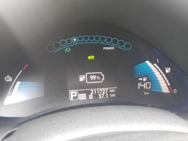 Серый Ниссан Лиф, объемом двигателя 0 л и пробегом 211 тыс. км за 6999 $, фото 7 на Automoto.ua