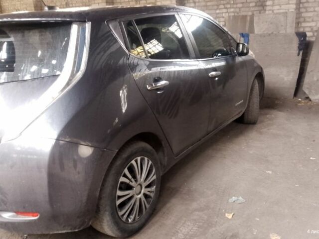 Серый Ниссан Лиф, объемом двигателя 0 л и пробегом 211 тыс. км за 6999 $, фото 3 на Automoto.ua