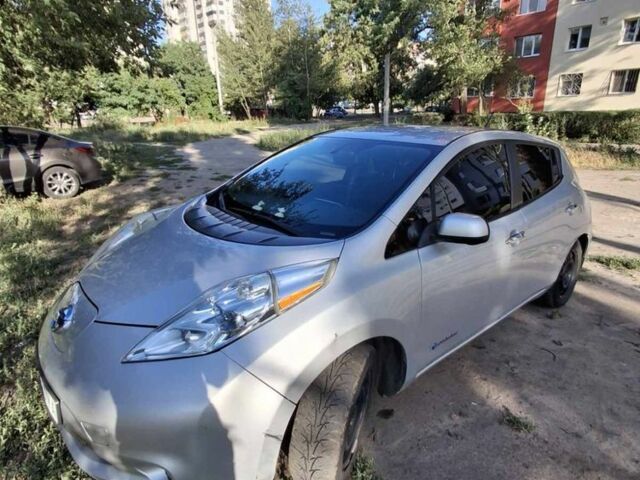 Серый Ниссан Лиф, объемом двигателя 0 л и пробегом 20 тыс. км за 9000 $, фото 2 на Automoto.ua