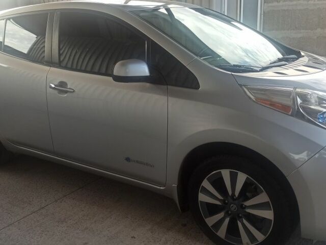 Серый Ниссан Лиф, объемом двигателя 0 л и пробегом 142 тыс. км за 7400 $, фото 3 на Automoto.ua