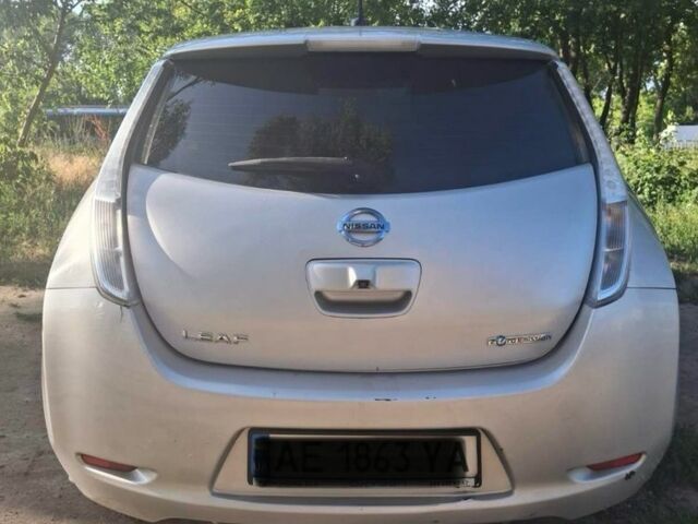 Серый Ниссан Лиф, объемом двигателя 0 л и пробегом 20 тыс. км за 9000 $, фото 3 на Automoto.ua