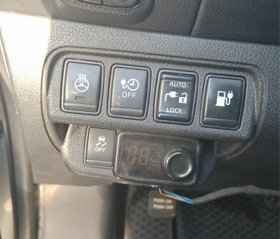 Серый Ниссан Лиф, объемом двигателя 0 л и пробегом 20 тыс. км за 9000 $, фото 8 на Automoto.ua