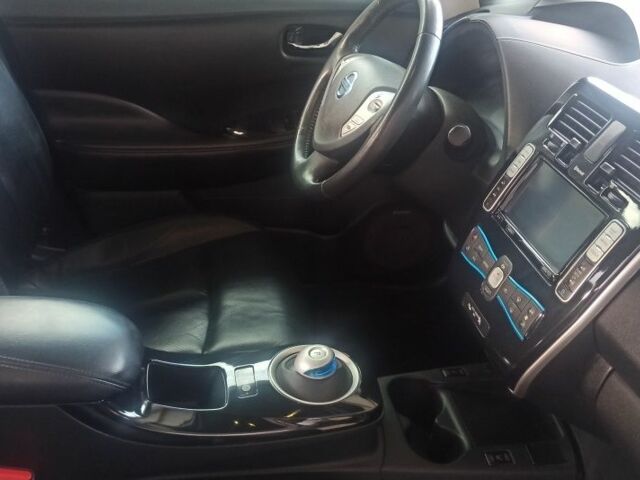 Серый Ниссан Лиф, объемом двигателя 0 л и пробегом 142 тыс. км за 7400 $, фото 11 на Automoto.ua