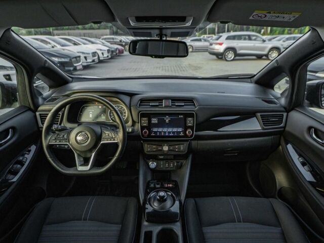 Серый Ниссан Лиф, об'ємом двигуна 0 л та пробігом 39 тис. км за 14000 $, фото 3 на Automoto.ua