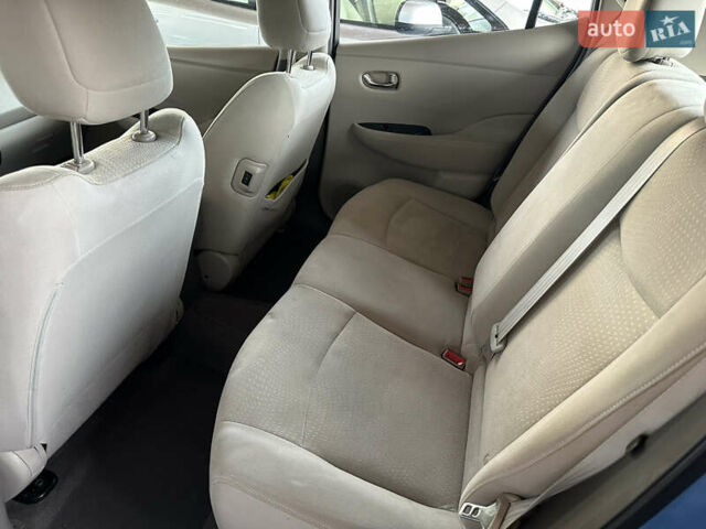 Синий Ниссан Лиф, объемом двигателя 0 л и пробегом 138 тыс. км за 5500 $, фото 9 на Automoto.ua