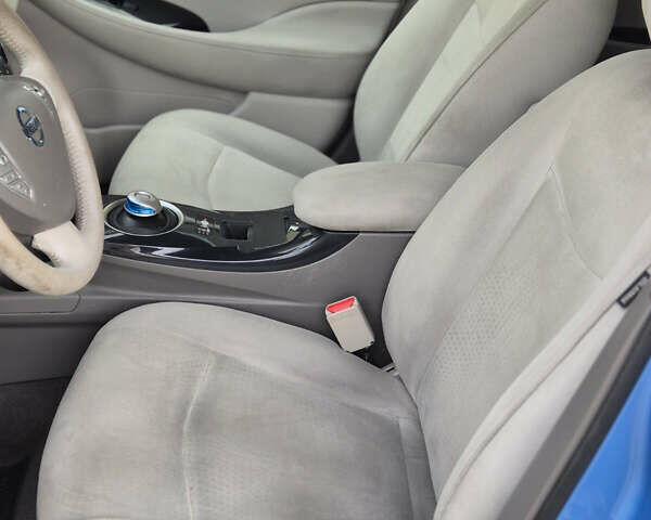 Синий Ниссан Лиф, объемом двигателя 0 л и пробегом 123 тыс. км за 3950 $, фото 10 на Automoto.ua