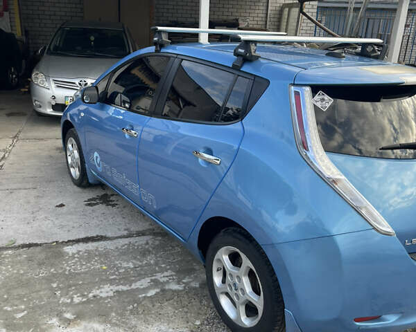 Синий Ниссан Лиф, объемом двигателя 0 л и пробегом 160 тыс. км за 10500 $, фото 4 на Automoto.ua