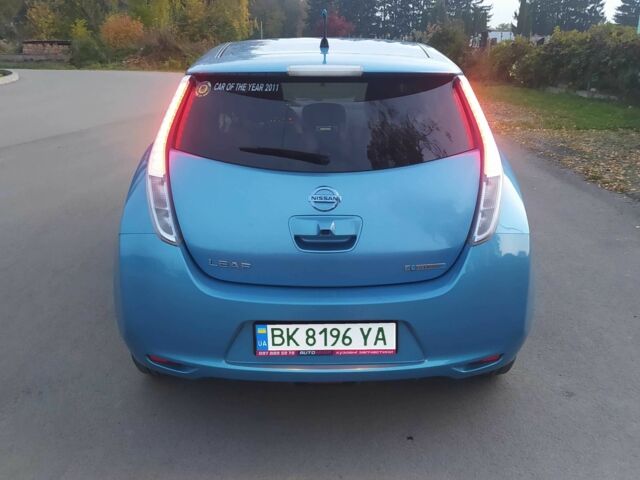 Ниссан Лиф 2011 в Млынове на Automoto.ua Синий Ниссан Лиф, объемом двигателя 1.6 л и пробегом 100 тыс. км за 3900 $, фото 4 на Automoto.ua