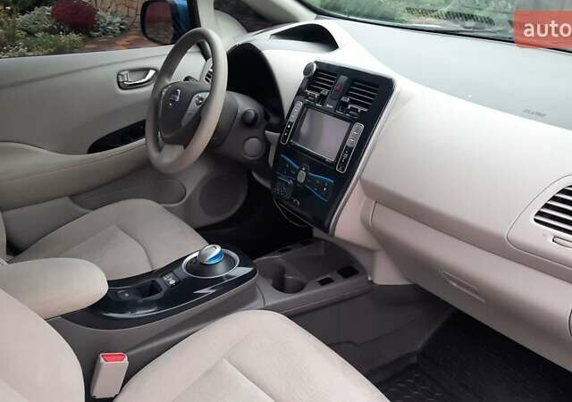 Синий Ниссан Лиф, объемом двигателя 0 л и пробегом 126 тыс. км за 4600 $, фото 20 на Automoto.ua