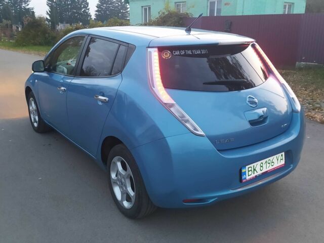 Ниссан Лиф 2011 в Млынове на Automoto.ua Синий Ниссан Лиф, объемом двигателя 1.6 л и пробегом 100 тыс. км за 3900 $, фото 5 на Automoto.ua