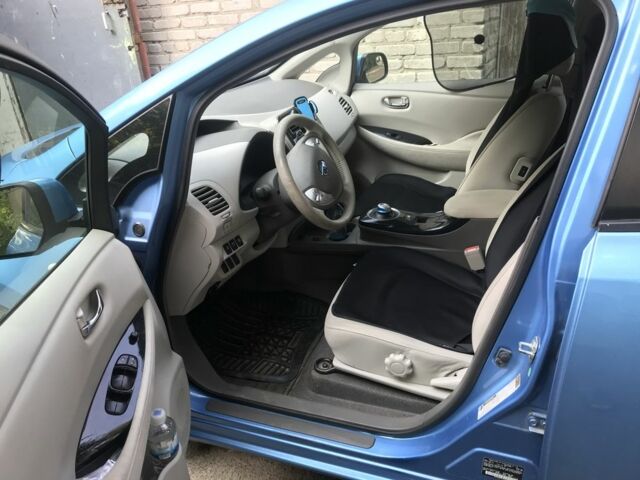 Синий Ниссан Лиф, объемом двигателя 0 л и пробегом 183 тыс. км за 12499 $, фото 5 на Automoto.ua