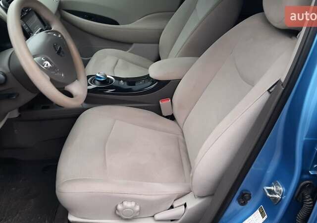Синий Ниссан Лиф, объемом двигателя 0 л и пробегом 126 тыс. км за 4600 $, фото 19 на Automoto.ua
