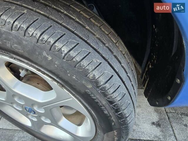 Синий Ниссан Лиф, объемом двигателя 0 л и пробегом 80 тыс. км за 4300 $, фото 35 на Automoto.ua