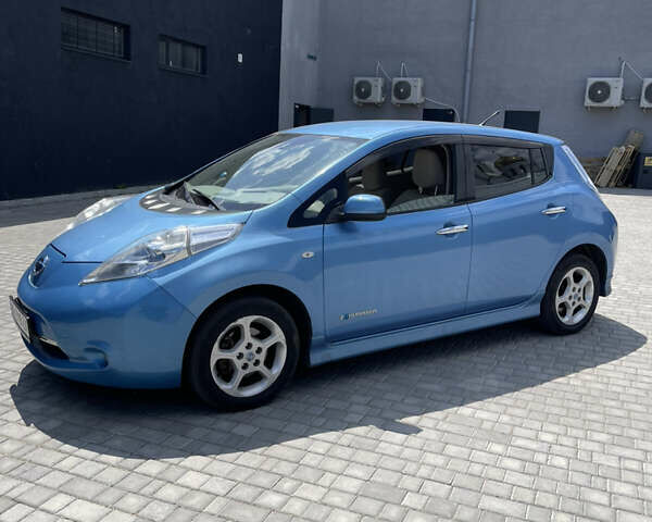 Синий Ниссан Лиф, объемом двигателя 0 л и пробегом 140 тыс. км за 4500 $, фото 1 на Automoto.ua