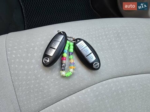 Синий Ниссан Лиф, объемом двигателя 0 л и пробегом 80 тыс. км за 4300 $, фото 19 на Automoto.ua