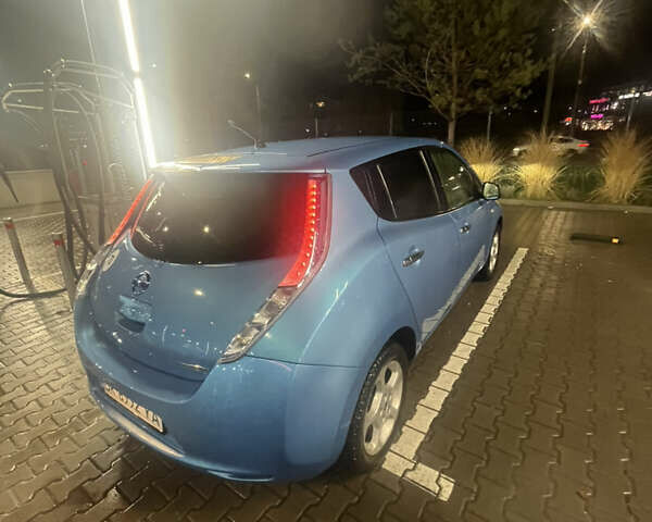 Синий Ниссан Лиф, объемом двигателя 0 л и пробегом 167 тыс. км за 5200 $, фото 7 на Automoto.ua