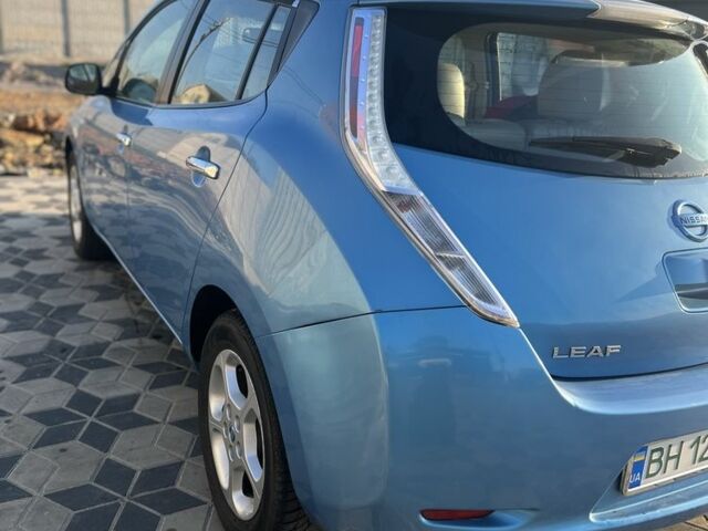 Синій Ніссан Ліф, об'ємом двигуна 0 л та пробігом 160 тис. км за 5200 $, фото 3 на Automoto.ua