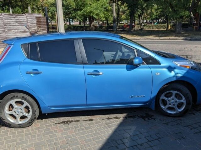 Синий Ниссан Лиф, объемом двигателя 0 л и пробегом 155 тыс. км за 4999 $, фото 4 на Automoto.ua